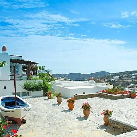 Petali Village 3*