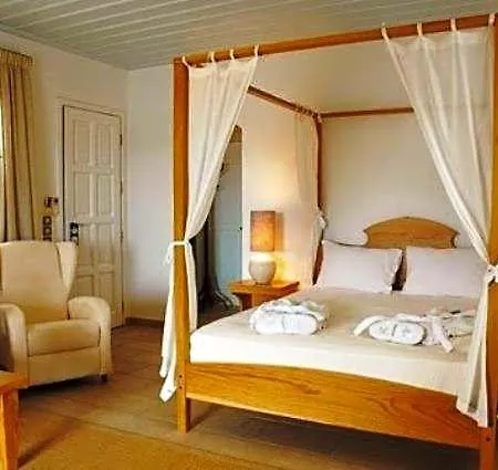 Petali Village 3*