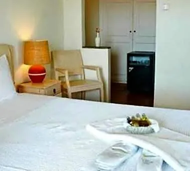 Petali Village 3*